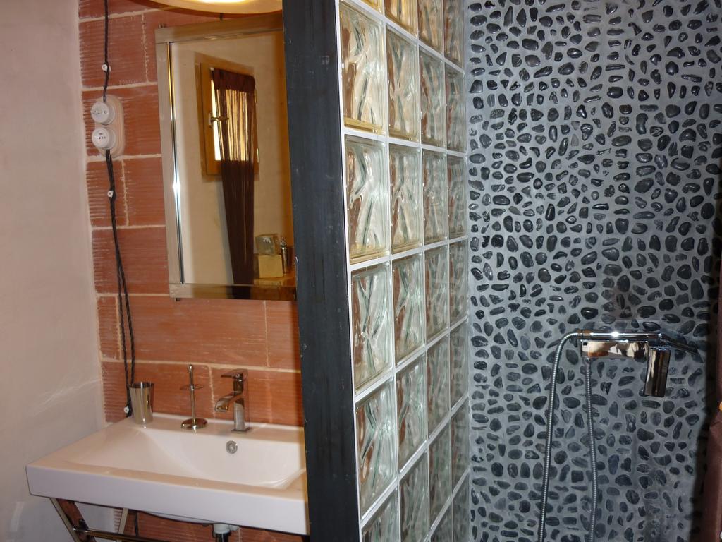 サン・サテュルナン・ダプト La Fontaine Des Noyersヴィラ 部屋 写真